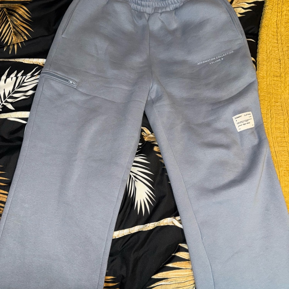❗SOLD❗ NeW! Viral Comfrt Clothing sweats